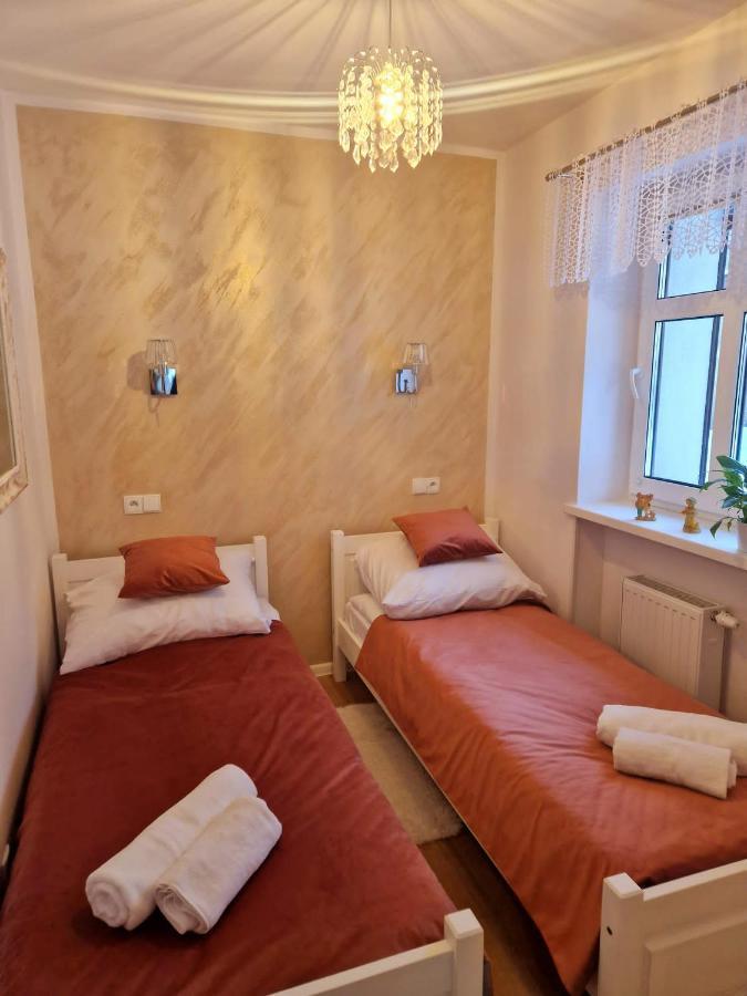 Apartament Przy Deptaku Jelenia Gora Exterior photo